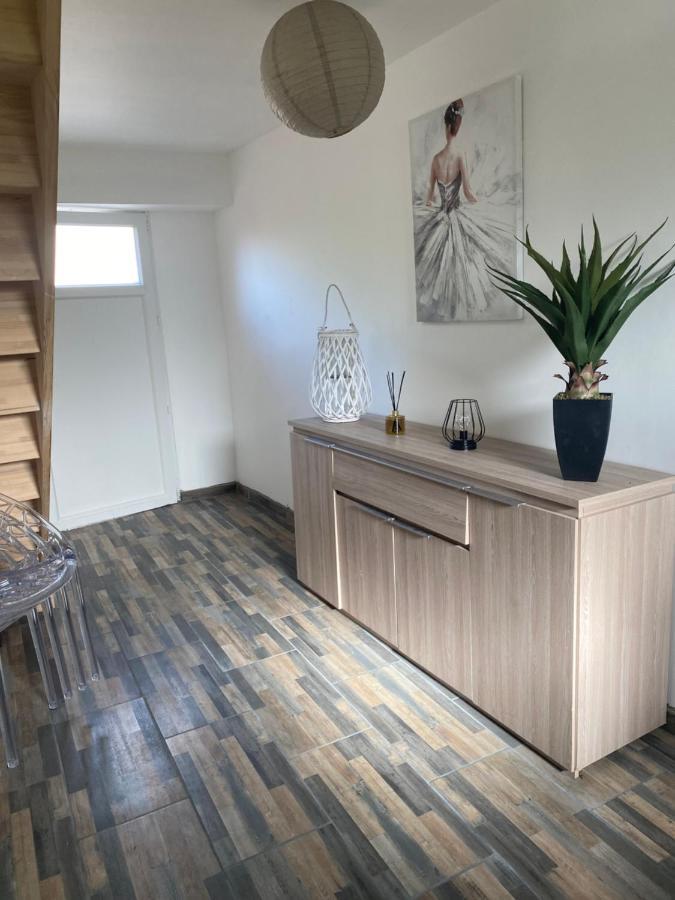 Appartement Contemporain Dange-Saint-Romain Екстериор снимка